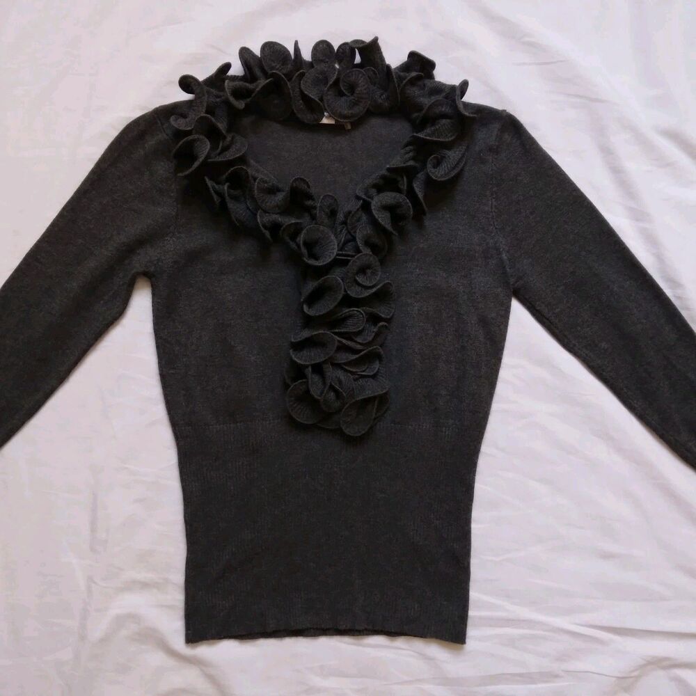 Vila Milano Ruffle Neckline Sweater Gray V Neck 3/4 Sleeve Career Womens Medium - Picture 2 of 9